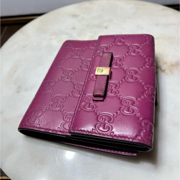 Gucci Pink Guccissima Bow Compact Wallet GUC - Picture 4 of 17